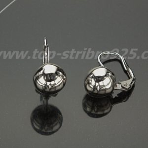 Luxusní rhodiované náušnice kuličky s minimalistickým designem a vysokým leskem.
