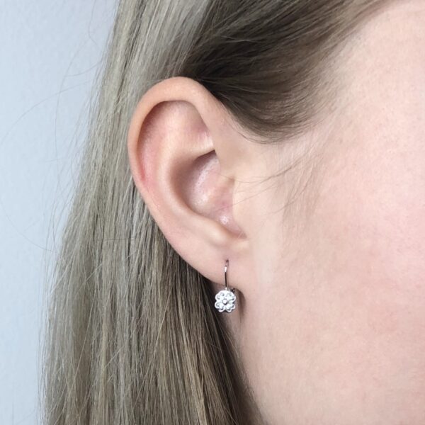 Dětské stříbrné náušnice čtyřlístek s čirými zirkony