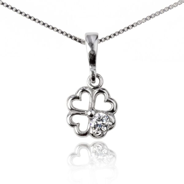 Stříbrný přívěs čtyřlístek ze srdíček se zirkonem