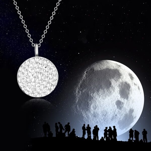 Ilustrační obrázek dámského stříbrného náhrdelníku MOON