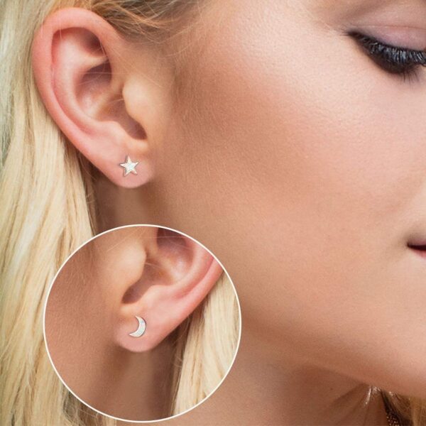 Dámské stříbrné náušnice hvězdička a měsíček s bílým syntetickým opálem