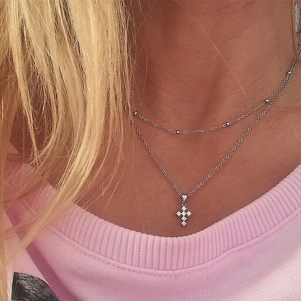 Dámský stříbrný náhrdelník dvojitý s křížkem osazeným zirkony a kuličkami